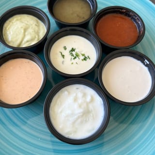 Tzatziki sauce (2oz)